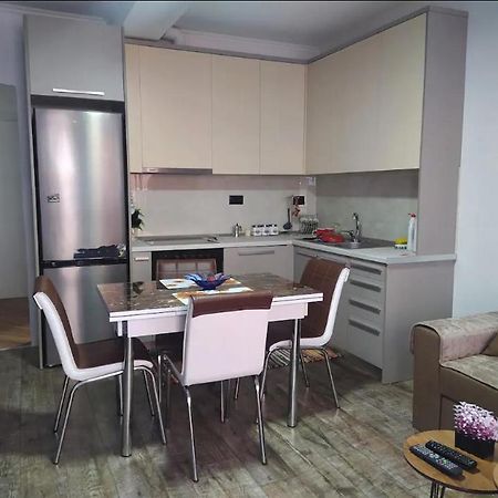 Ferienwohnung #1 Modern 1Br With Balcony In Up-And-Coming Hip Area Tirana Exterior foto