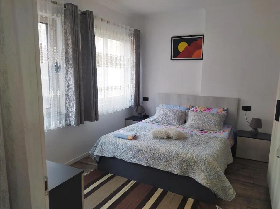 Ferienwohnung #1 Modern 1Br With Balcony In Up-And-Coming Hip Area Tirana Exterior foto