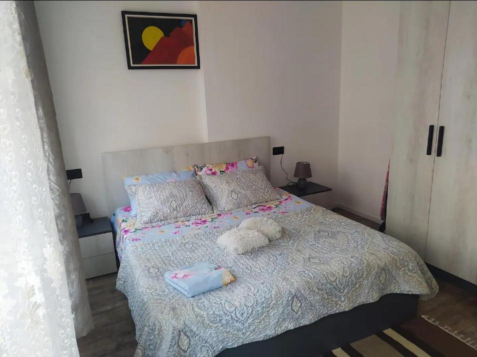 Ferienwohnung #1 Modern 1Br With Balcony In Up-And-Coming Hip Area Tirana Exterior foto