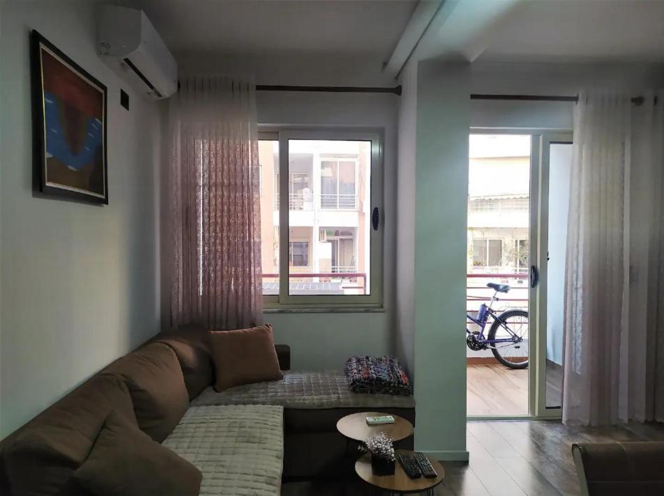 Ferienwohnung #1 Modern 1Br With Balcony In Up-And-Coming Hip Area Tirana Exterior foto