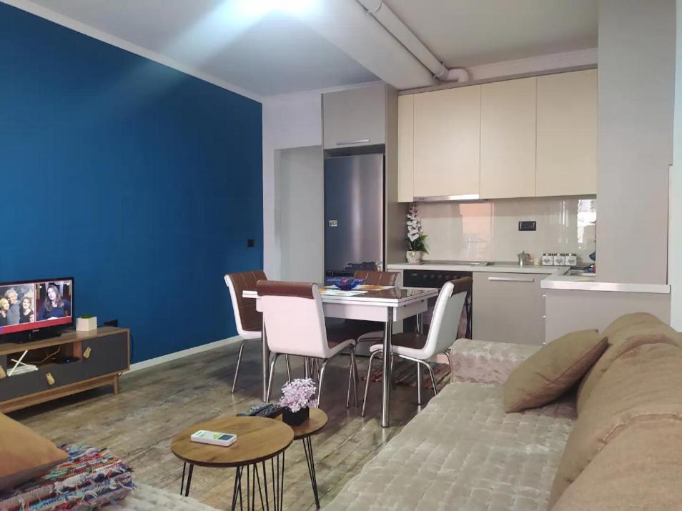Ferienwohnung #1 Modern 1Br With Balcony In Up-And-Coming Hip Area Tirana Exterior foto