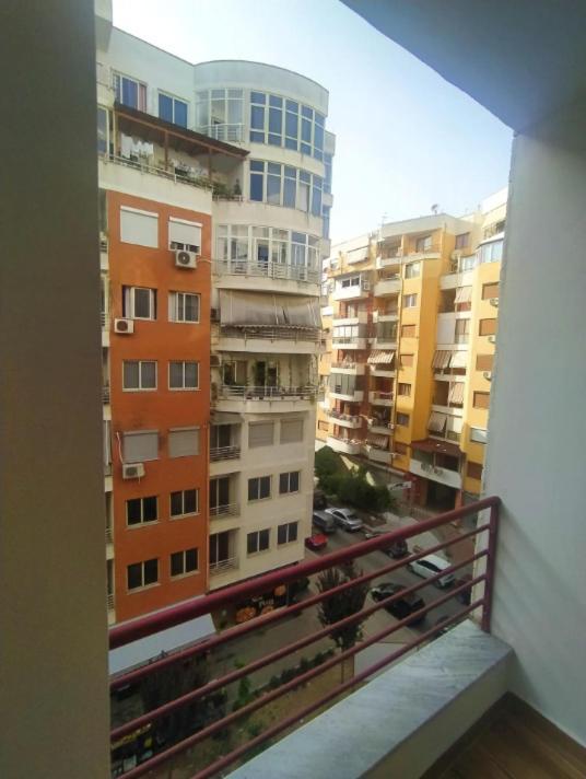 Ferienwohnung #1 Modern 1Br With Balcony In Up-And-Coming Hip Area Tirana Exterior foto