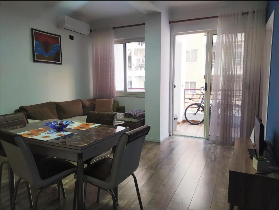 Ferienwohnung #1 Modern 1Br With Balcony In Up-And-Coming Hip Area Tirana Exterior foto